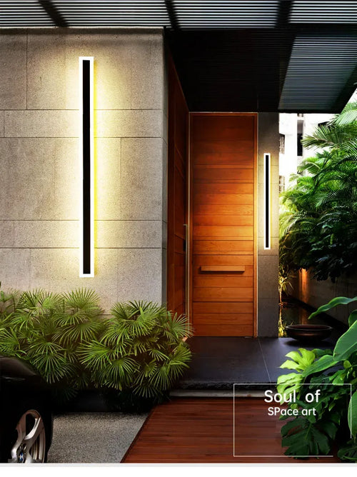 Outdoor wall lamp